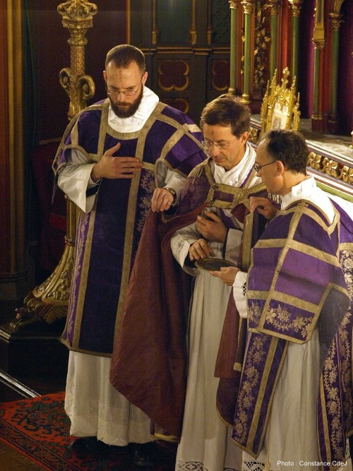 Bénédiction des cendres à l'église Saint-Eugène-Sainte-Cécile, en 2010